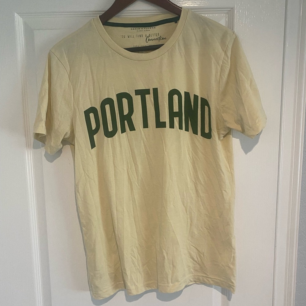 DENIM & FLOWER PORTLAND TEE SIZE SMALL